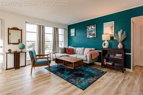 10401 Troy St, Oak Park, MI, 48237-3939 | Card Image