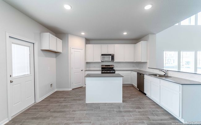 5222 Clarence Fld, House other with 4 bedrooms, 3 bathrooms and null parking in Von Ormy TX | Image 8