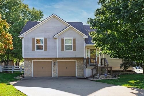 12417 E 58th Ter, Kansas City, MO, 64133-3565 | Card Image