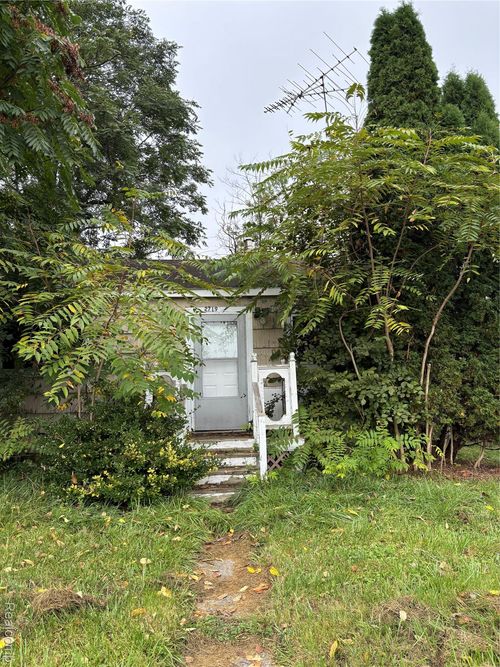 2719 Branch Rd, Flint, MI, 48506-2918 | Card Image