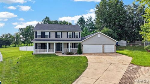 350 Villa Duschene Dr, Warrenton, MO, 63383-3111 | Card Image