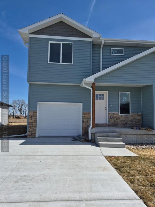 1503 Peach St, Grand Island, NE, 68801-7506 | Card Image