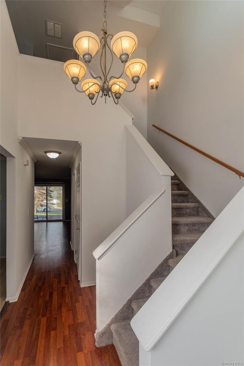 apt-1c-99 Boniface Dr, Pine Bush, NY, 12566-7031 | Card Image