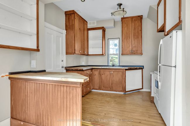 617 Aylmer St N, House other with 3 bedrooms, 2 bathrooms and 2 parking in Peterborough ON | Image 11