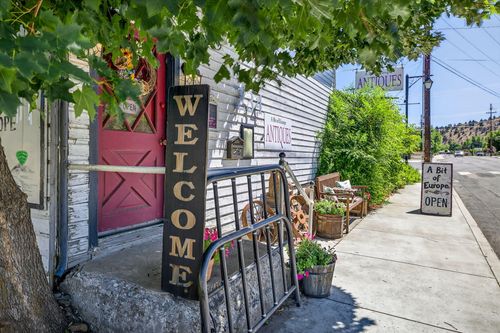 234 S Canyon Blvd, John Day, OR, 97845-1045 | Card Image