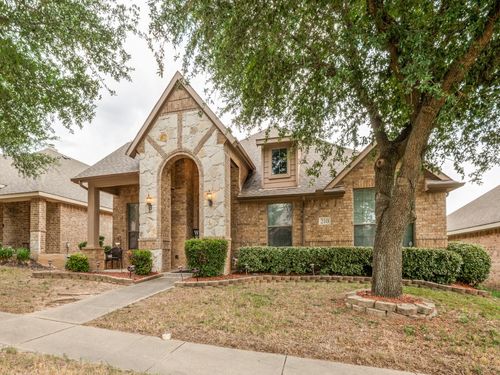 210 Dancing Light Ln, Red Oak, TX, 75154-8850 | Card Image