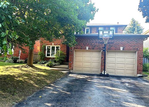 79 Doris Cres, Newmarket, ON, L3Y7V5 | Card Image