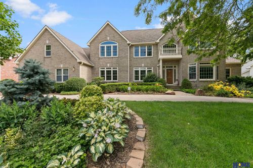 7401 Stevens Ridge Rd, Lincoln, NE, 68516-3715 | Card Image