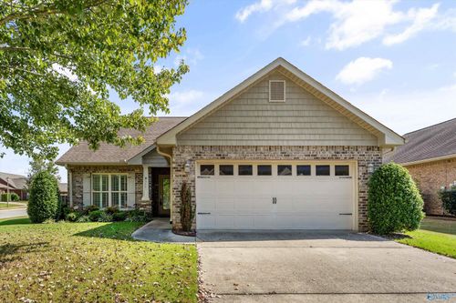 3001 Watch Hill Dr Se, Owens Cross Roads, AL, 35763-9767 | Card Image
