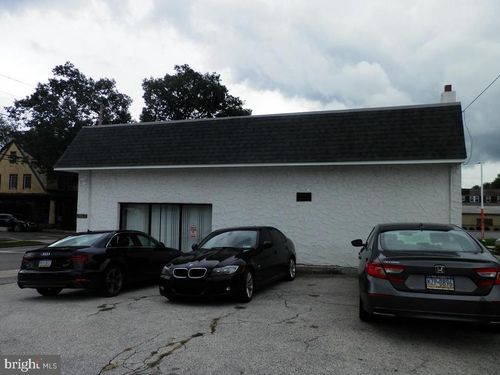 8232 W Chester Pike, UPPER DARBY, PA, 19082-2723 | Card Image