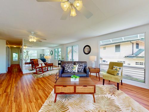 240 Puiwa Rd, Honolulu, HI, 96817-1104 | Card Image