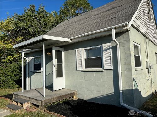 925 Social Row Rd, Washingtn Twp, OH, 45458-3929 | Card Image