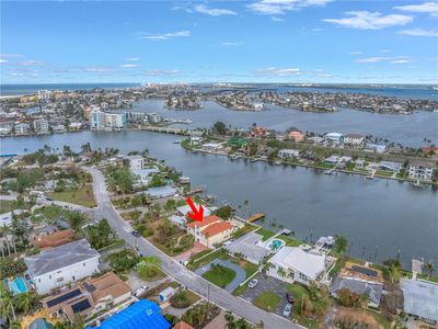 30 Dolphin Drive, House other with 6 bedrooms, 4 bathrooms and null parking in TREASURE ISLAND FL | Image 2