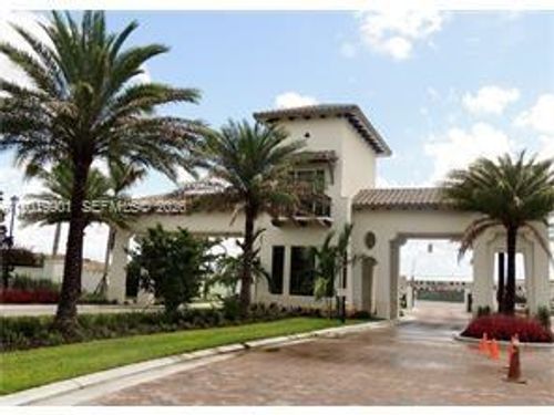 9333-9333 W 34th Ct, Hialeah, FL, 33018-2055 | Card Image