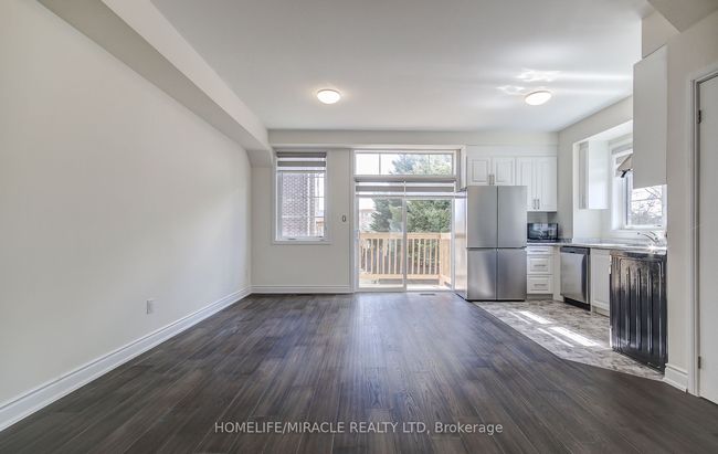 28 Yvonne Dr, House attached with 3 bedrooms, 4 bathrooms and 1 parking in Brampton ON | Image 9