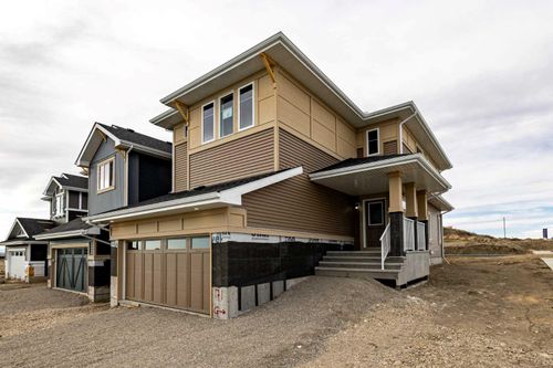 171 Sundown Crescent, Home with 3 bedrooms, 2 bathrooms and 4 parking in Cochrane AB | Card Image