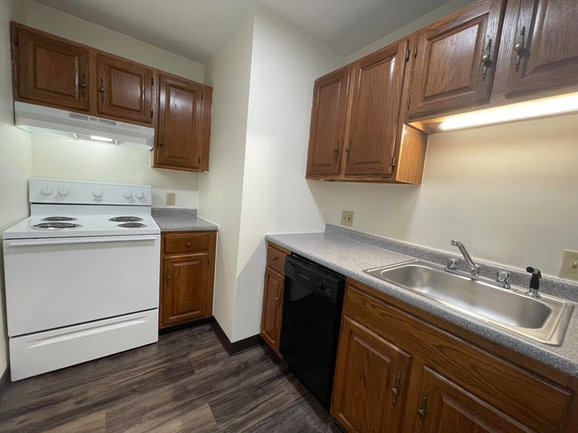 APT-203 - 521 Pine St, Condo with 2 bedrooms, 1 bathrooms and null parking in Manchester NH | Image 11