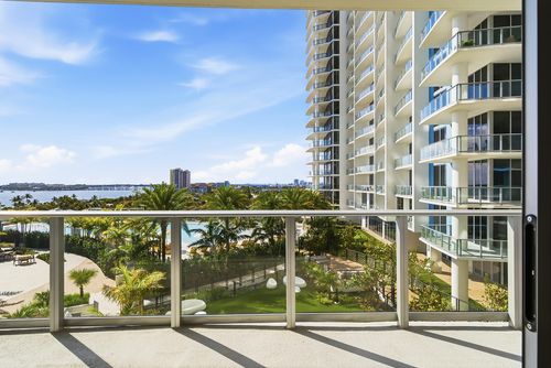 815-220 Lake Shore Dr, Lake Park, FL, 33403-3584 | Card Image