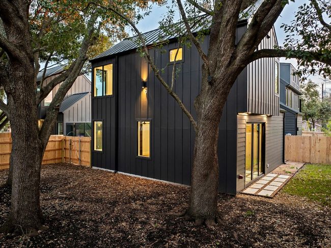 B - 2010 Gathright Cv, House other with 2 bedrooms, 3 bathrooms and 1 parking in Austin TX | Image 32