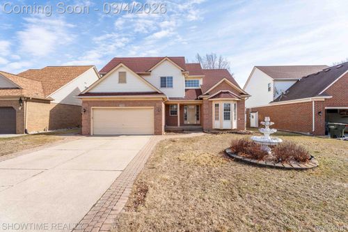 33560 Lamparter Dr, Sterling Heights, MI, 48310-5876 | Card Image