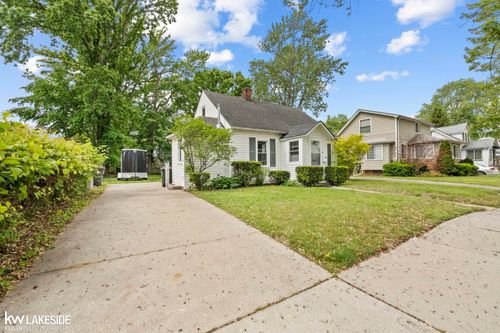 21828 Pleasant St, Saint Clair Shores, MI, 48080-4073 | Card Image