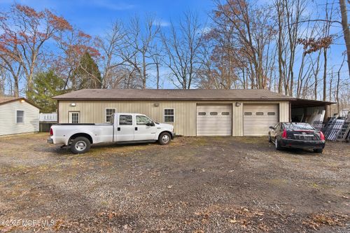 342 Colts Neck Rd, Farmingdale, NJ, 07727-3642 | Card Image