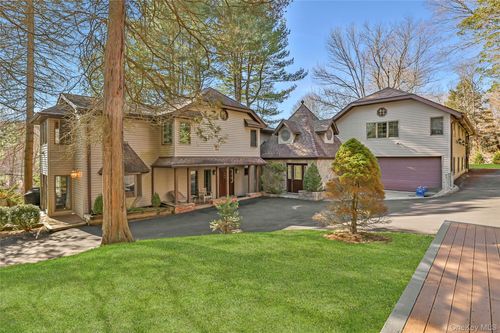 16 Faraway Rd, North Castle, NY, 10504-1214 | Card Image