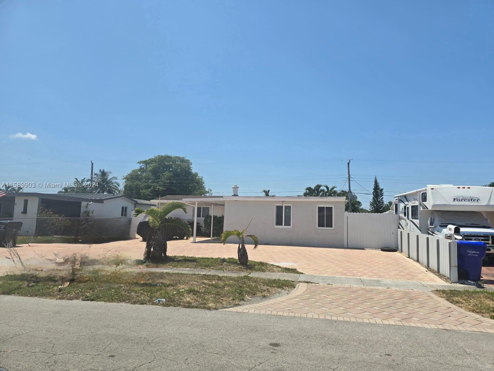 Raleigh St, Hollywood, FL 33024