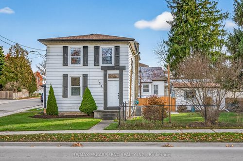 103 Charles St W, Ingersoll, ON, N5C2L9 | Card Image