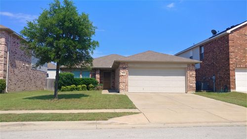 10500 Turning Leaf Trl, Fort Worth, TX, 76131-3982 | Card Image