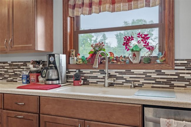2145 Coldstream Ave Ne, House other with 3 bedrooms, 2 bathrooms and null parking in Cedar Rapids IA | Image 13