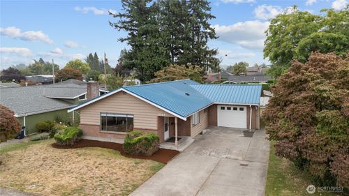 1717 E St, Lynden, WA, 98264-2040 | Card Image