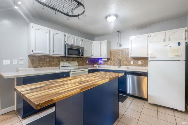 885 590, House other with 2 bedrooms, 1 bathrooms and null parking in Wolcottville IN | Image 6