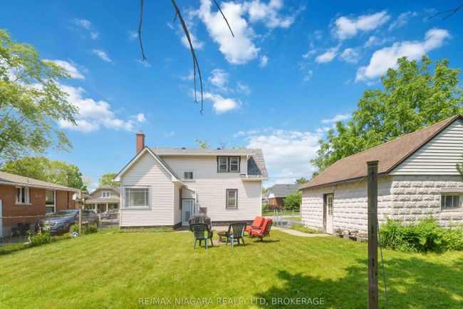 305 Emerick Ave, House other with 3 bedrooms, 1 bathrooms and 2 parking in Fort Erie ON | Image 16