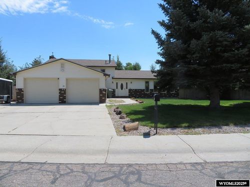 1001 Cheshire St, Casper, WY, 82609-3220 | Card Image
