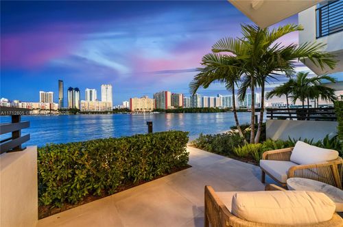 4014 Ne 167th St, North Miami Beach, FL, 33160 | Card Image