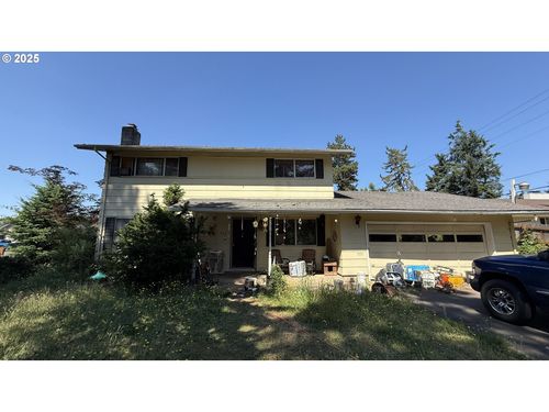 935 S River Rd, Cottage Grove, OR, 97424-1941 | Card Image