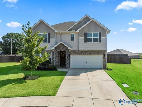 211 Cherry Laurel Dr, Hazel Green, AL, 35750-4301 | Card Image