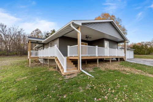 6664 E Winneshiek Rd, RIDOTT, IL, 61067-9747 | Card Image