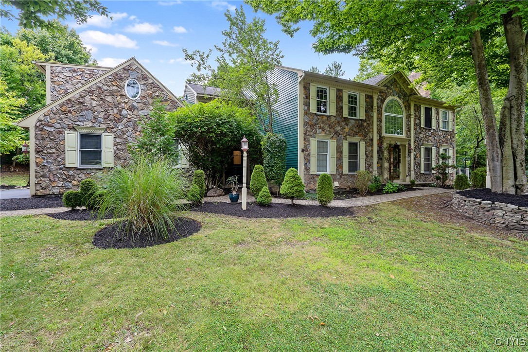 Holliston Cir, Fayetteville, NY 13066