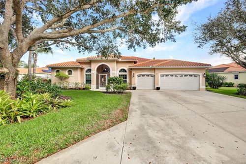 9411 Cedar Creek Dr, BONITA SPRINGS, FL, 34135-7517 | Card Image