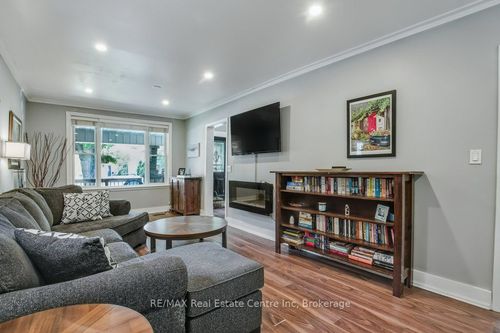 207 Waterloo Ave, Guelph, ON, N1H3J4 | Card Image