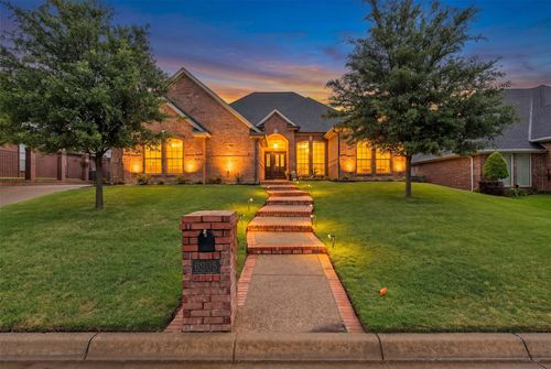 6205 Skylark Cir, North Richland Hills, TX, 76180-7849 | Card Image