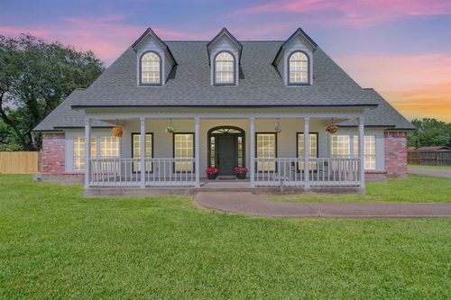 504 Sharondoah Dr, Highlands, TX, 77562-4065 | Card Image