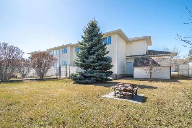 5 - 4501 39 Street, Home with 3 bedrooms, 2 bathrooms and 3 parking in Lloydminster SK | Image 8