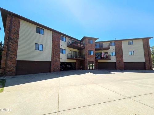 303-3305 Montreal St, Bismarck, ND, 58503-0413 | Card Image