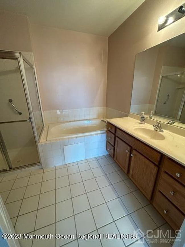 49 Azalea Dr, Townhouse with 2 bedrooms, 2 bathrooms and null parking in Old Bridge NJ | Image 16