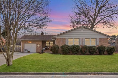 17 Bosch Ln, Newport News, VA, 23606-2608 | Card Image