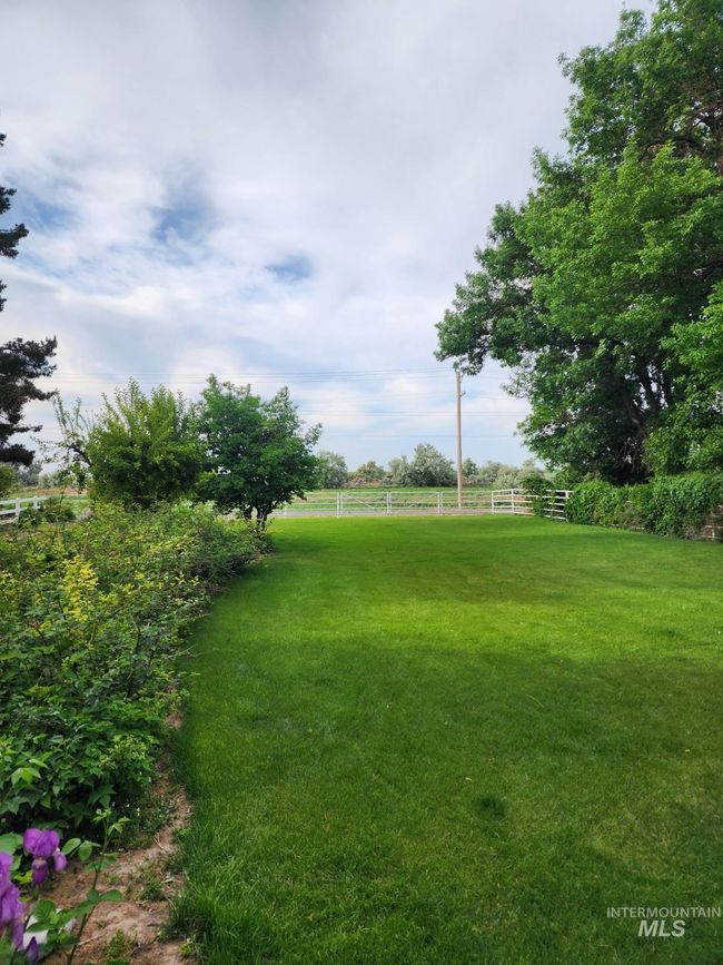 1005 E 00 S, House other with 3 bedrooms, 2 bathrooms and null parking in Declo ID | Image 9