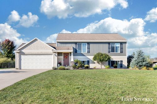 16343 Trent Ridge Dr, Cedar Springs, MI, 49319-9665 | Card Image